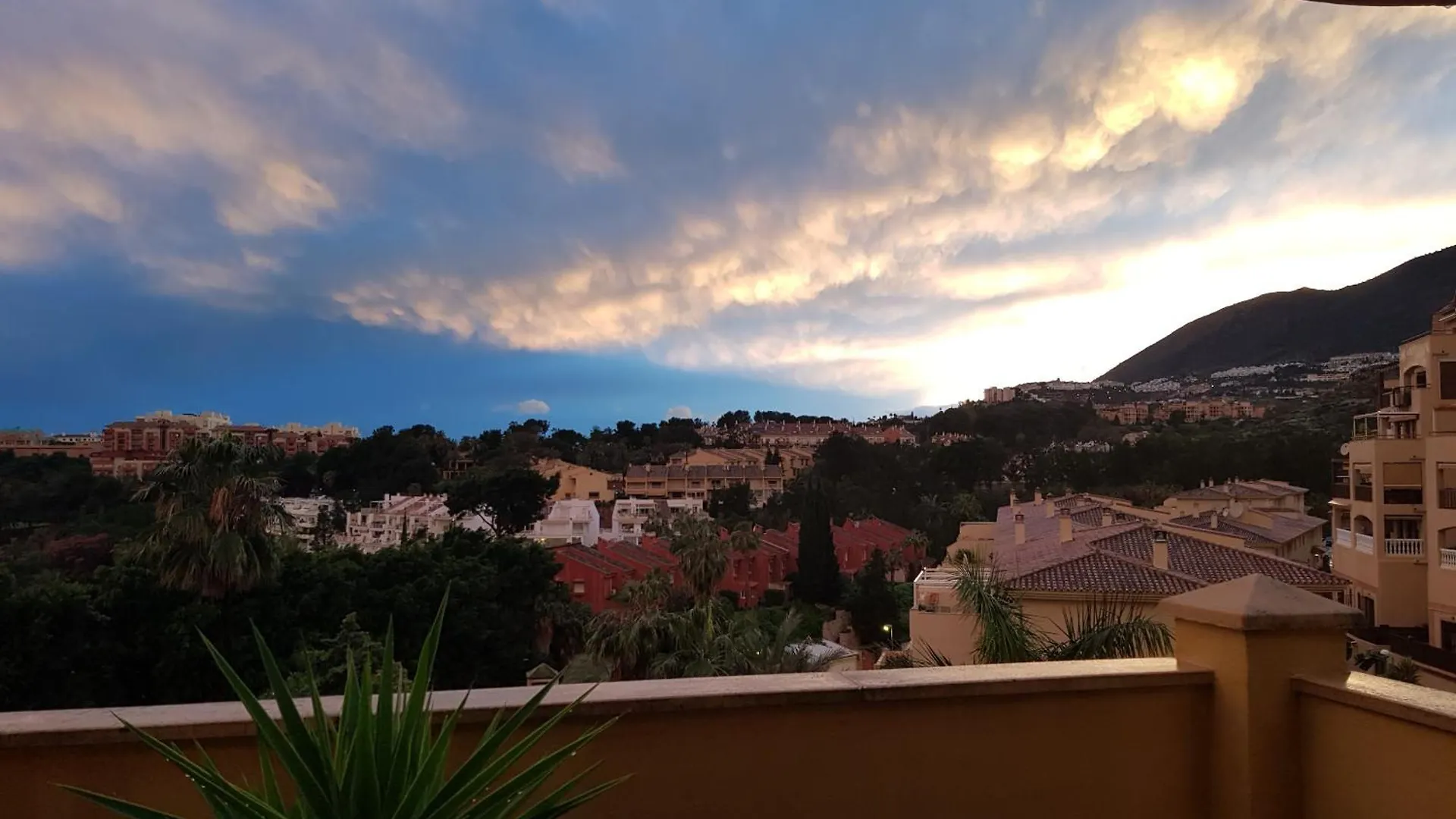 Apartment Terrace Of Paradise, 2 Bed 2 Bath, Parking, Pool Benalmádena