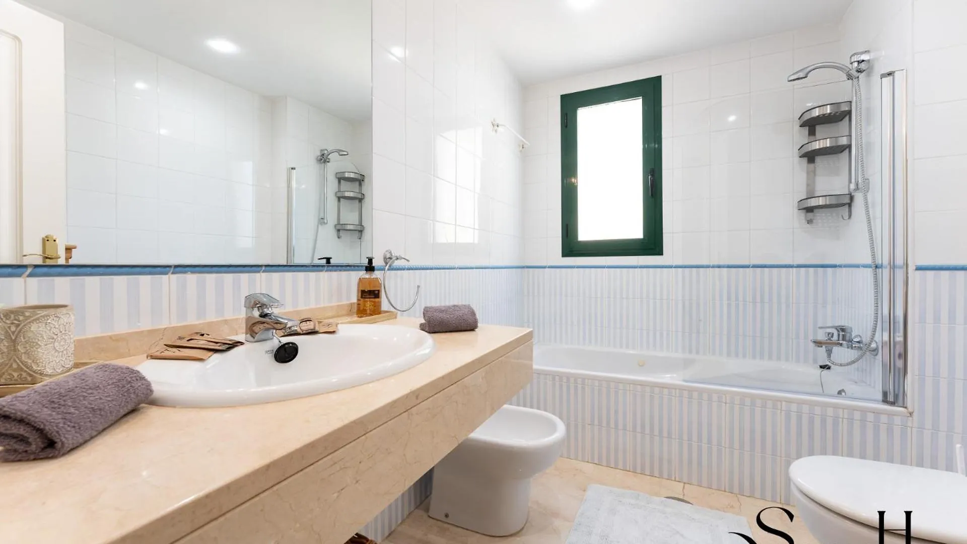 Terrace Of Paradise, 2 Bed 2 Bath, Parking, Pool Benalmádena