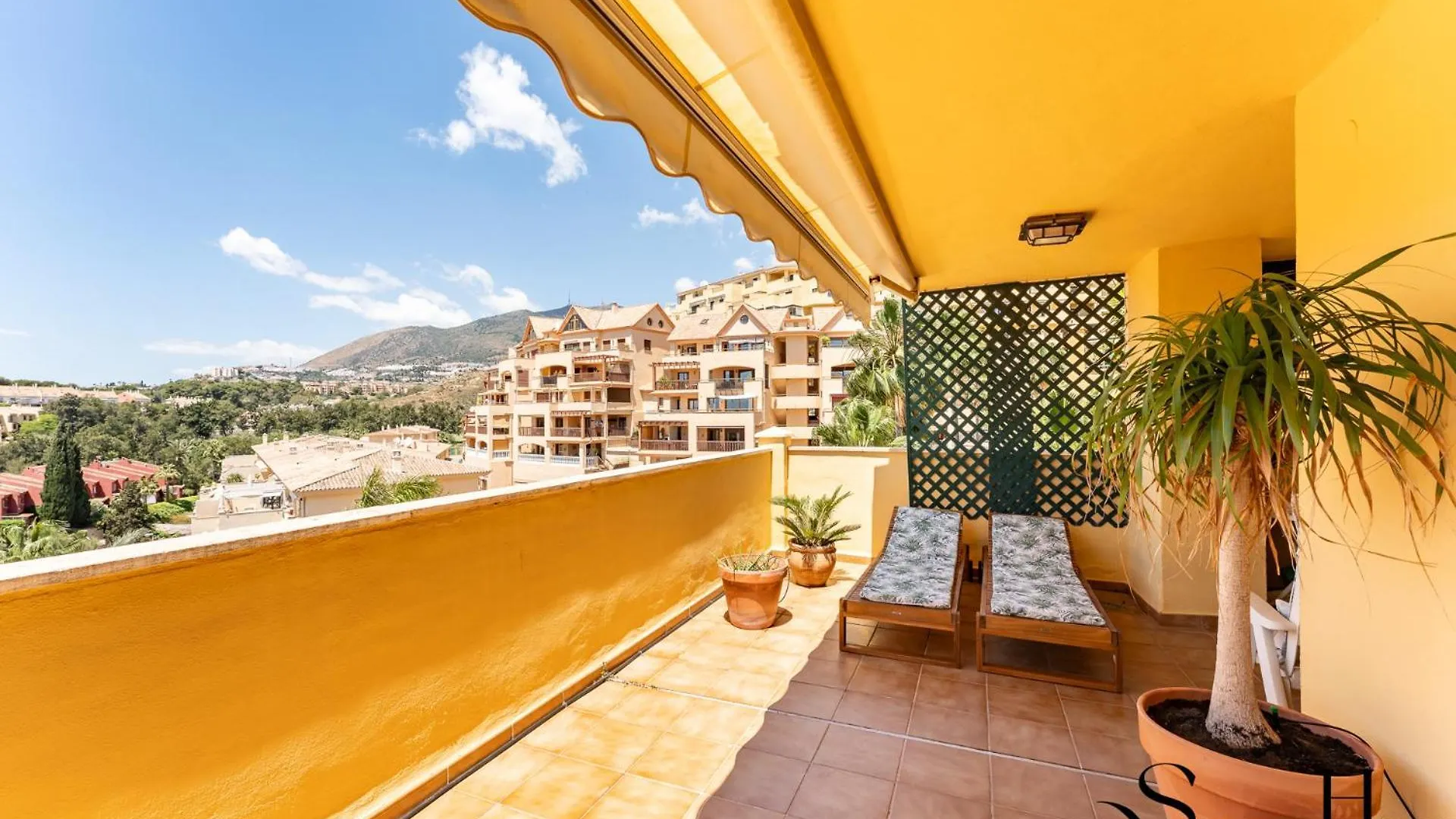 Terrace Of Paradise, 2 Bed 2 Bath, Parking, Pool Benalmádena 0*,