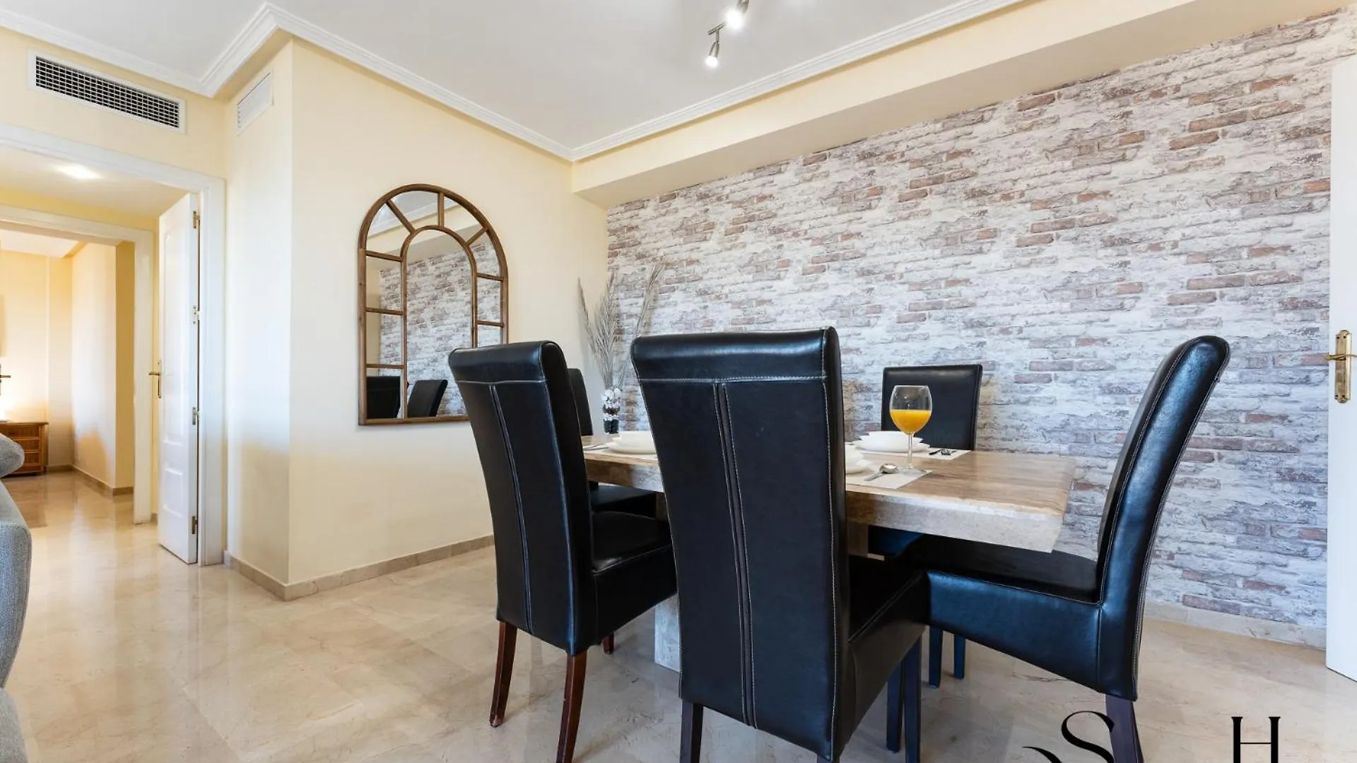 Terrace Of Paradise, 2 Bed 2 Bath, Parking, Pool Benalmádena